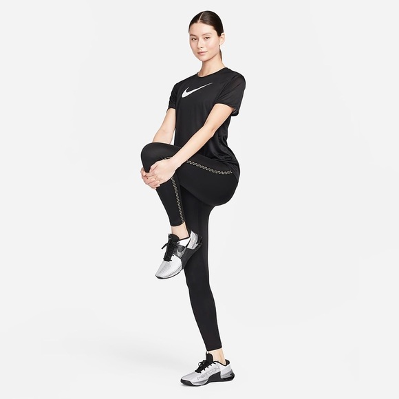 NEW Women's Dri-FIT “The Nike Tee” Training T-Shirt - Picture 2 of 4